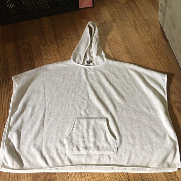 Eddie Bauer Poncho   - Picture 3 of 9